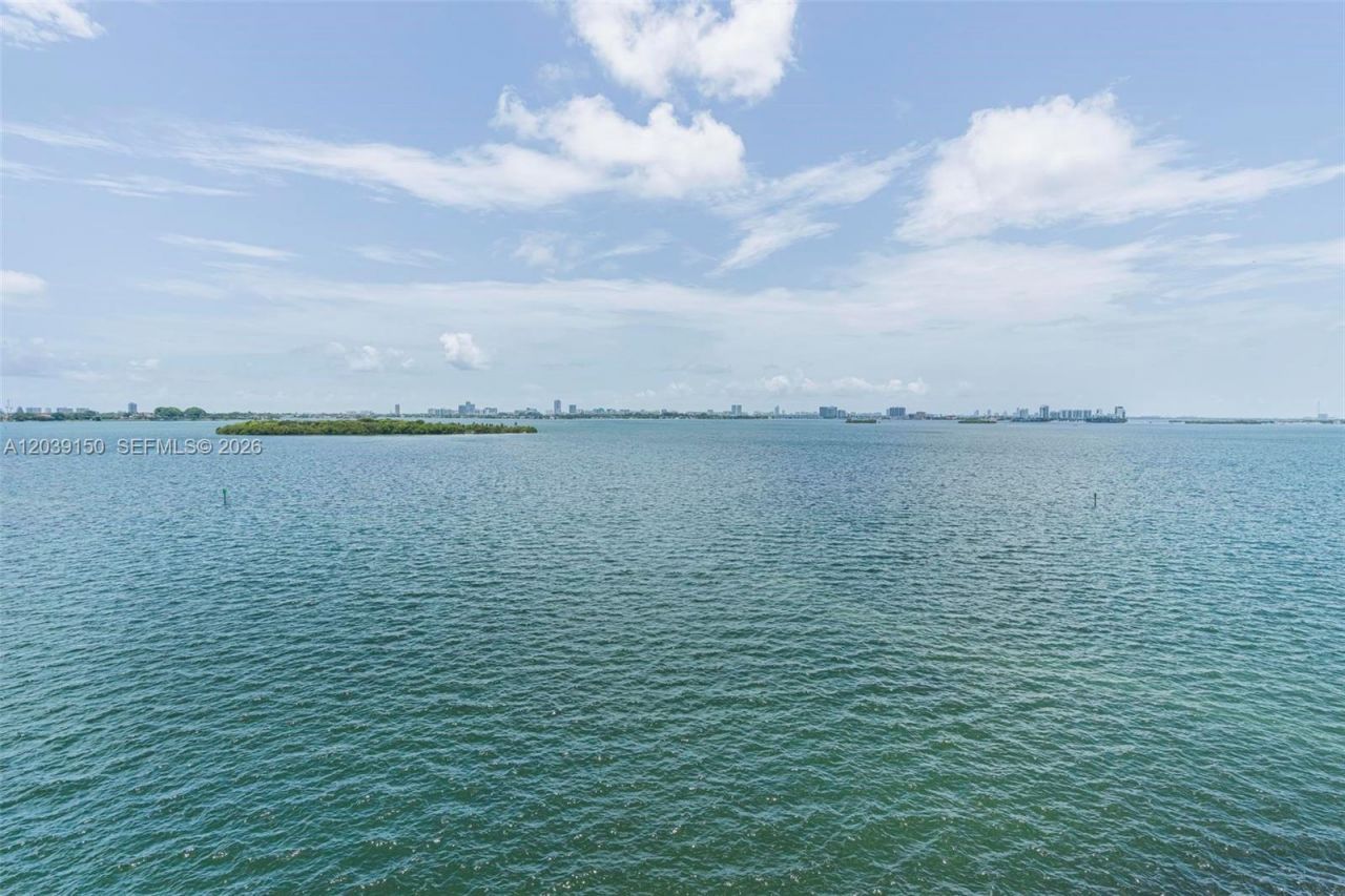 11111 Biscayne Blvd , Unit 8C, Miami, FL 33181 Photo