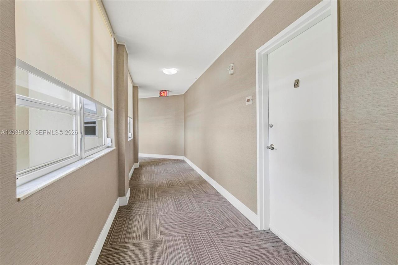 11111 Biscayne Blvd , Unit 8C, Miami, FL 33181 Photo