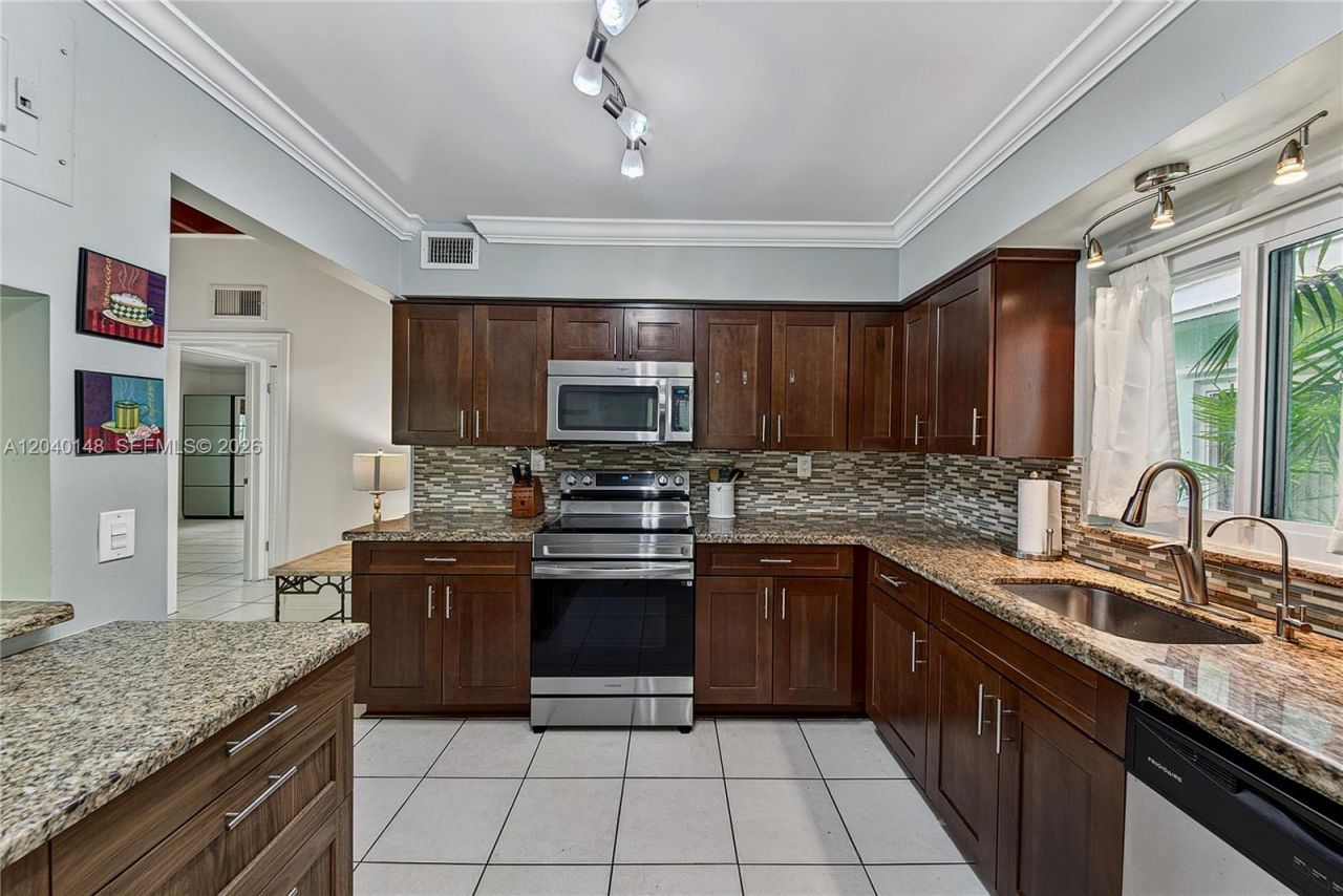 4325 Bougainvilla Dr , Lauderdale by the Sea, FL 33308 Photo
