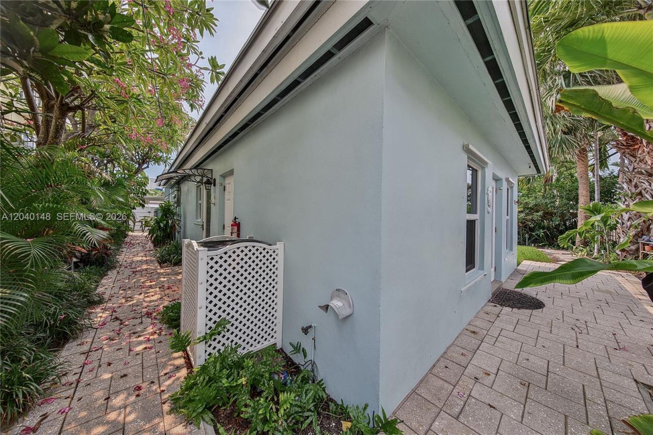 4325 Bougainvilla Dr , Lauderdale by the Sea, FL 33308 Photo