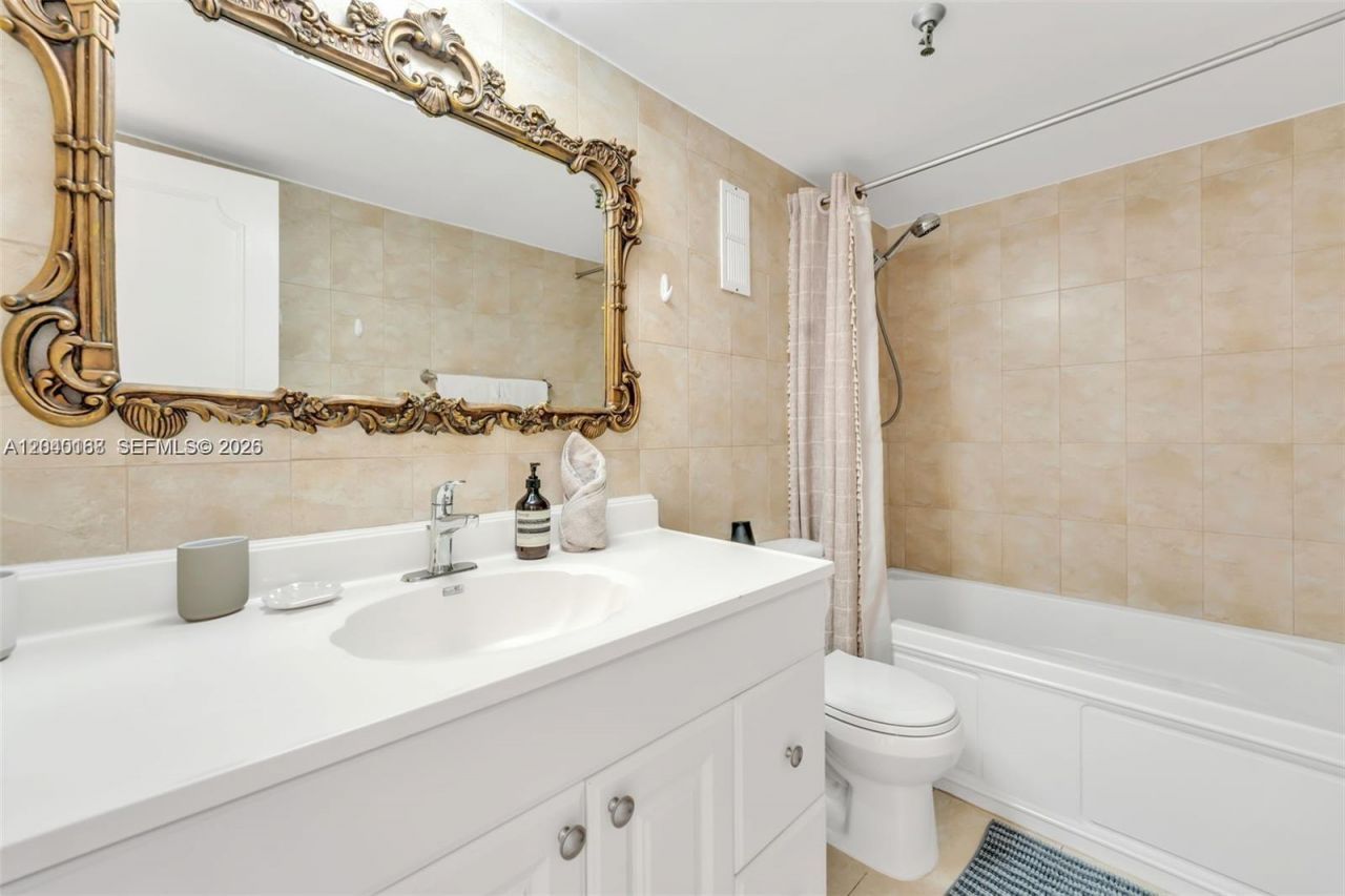 17900 N Bay Rd, Unit 603, Sunny Isles Beach, FL 33160 Photo