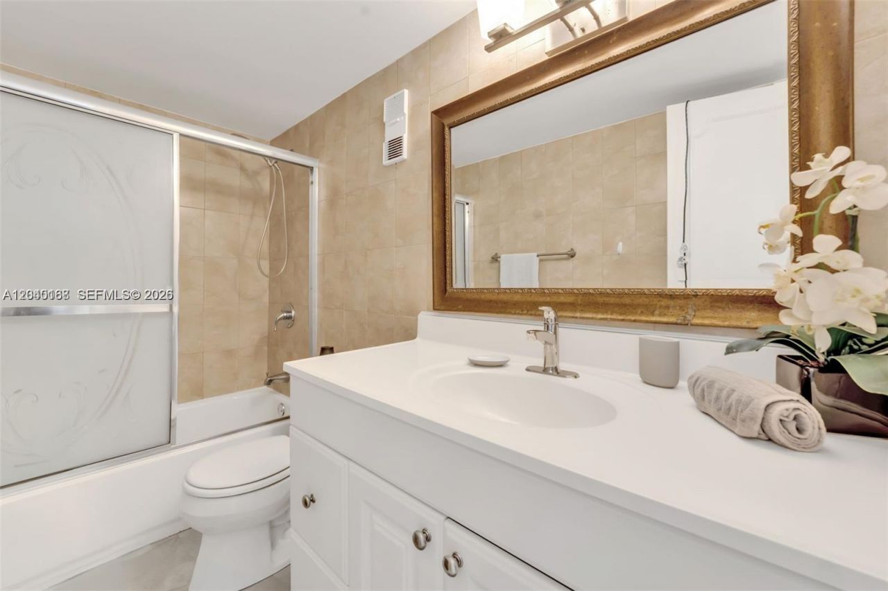 17900 N Bay Rd, Unit 603, Sunny Isles Beach, FL 33160 Photo