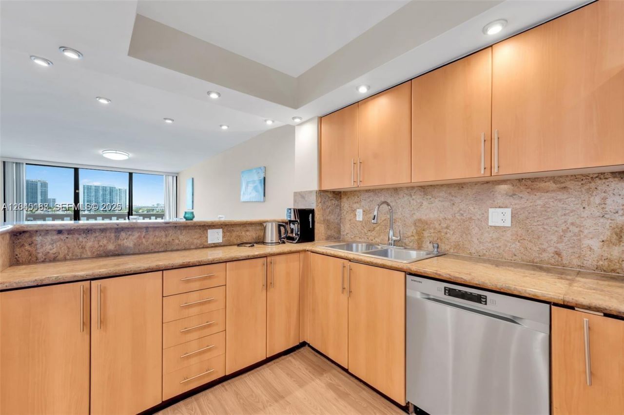 17900 N Bay Rd, Unit 603, Sunny Isles Beach, FL 33160 Photo