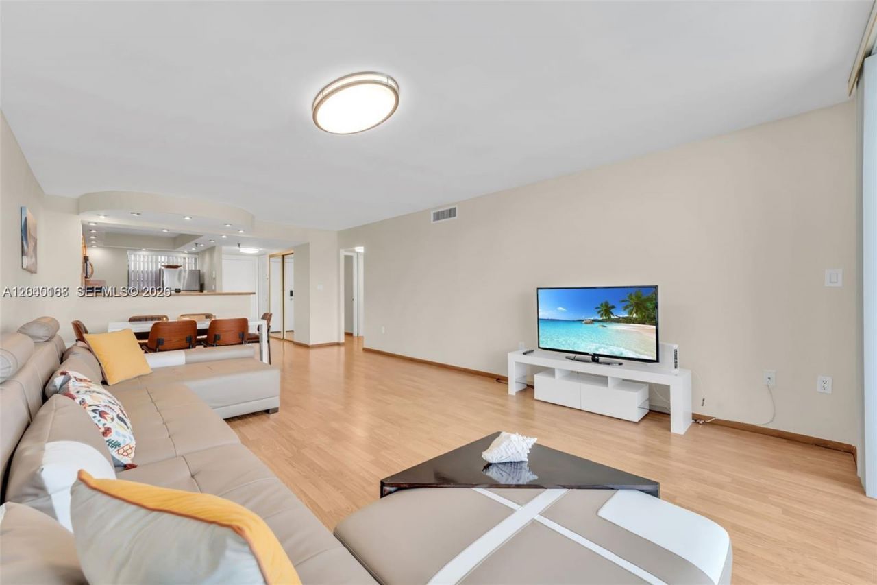 17900 N Bay Rd, Unit 603, Sunny Isles Beach, FL 33160 Photo