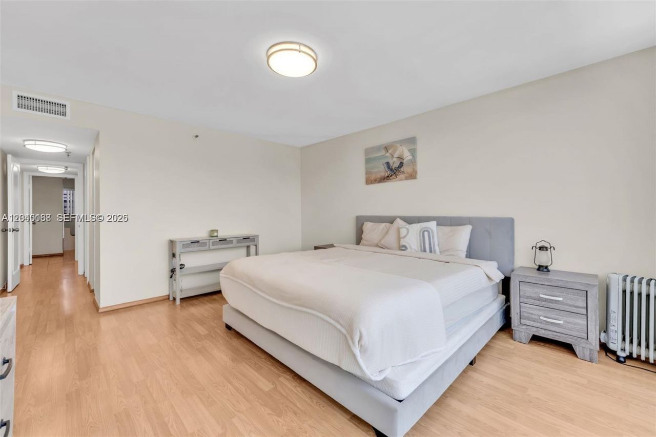 17900 N Bay Rd, Unit 603, Sunny Isles Beach, FL 33160 Photo