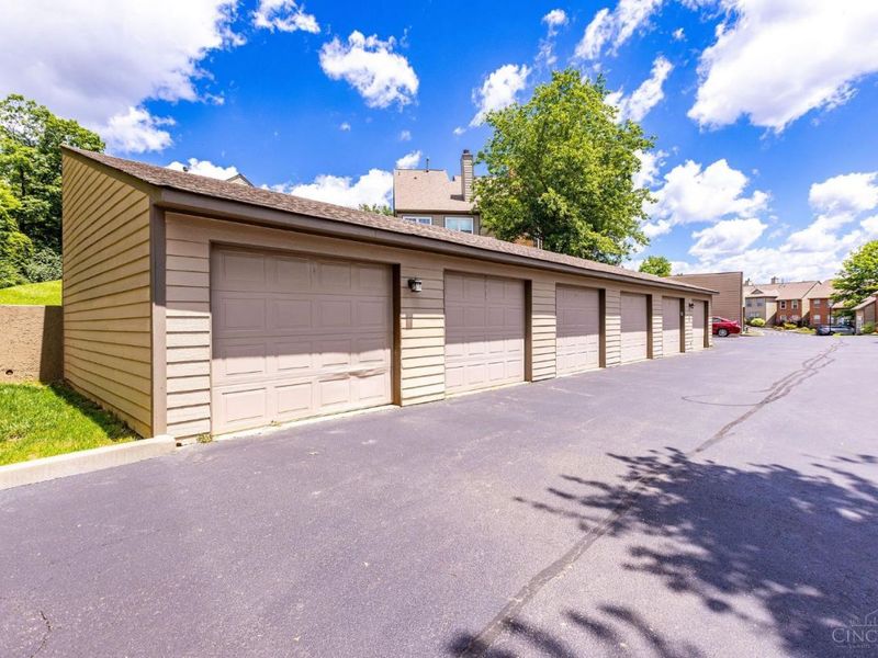 10555 Montgomery Road, Unit 77, Montgomery, OH 45242 Photo 15