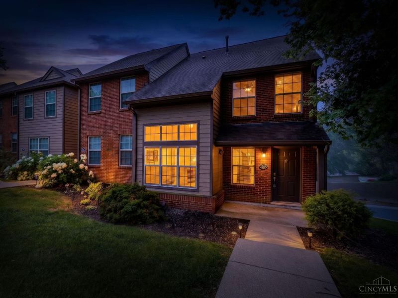 10555 Montgomery Road, Unit 77, Montgomery, OH 45242 Photo 2