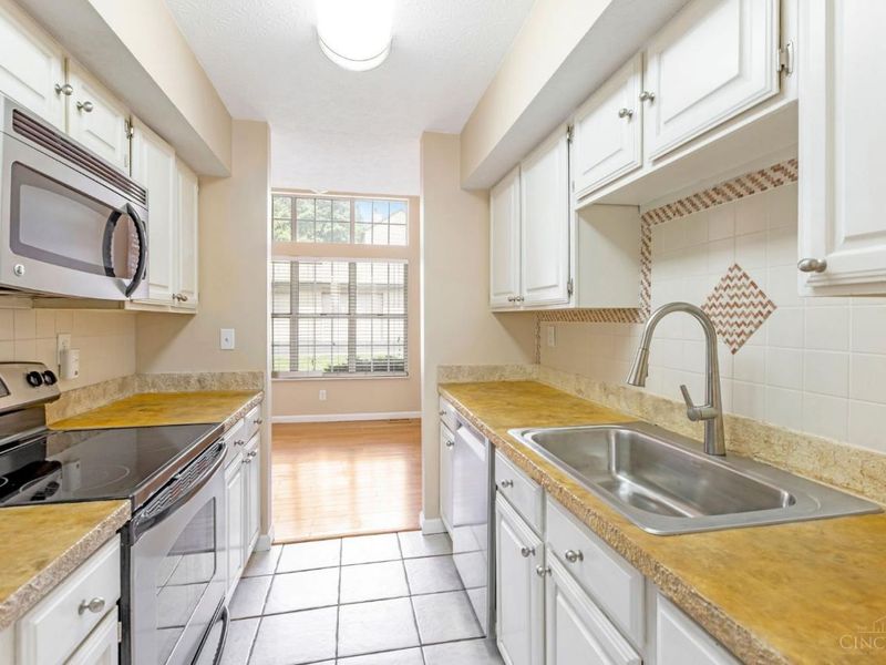 10555 Montgomery Road, Unit 77, Montgomery, OH 45242 Photo 30