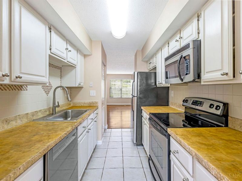 10555 Montgomery Road, Unit 77, Montgomery, OH 45242 Photo 31