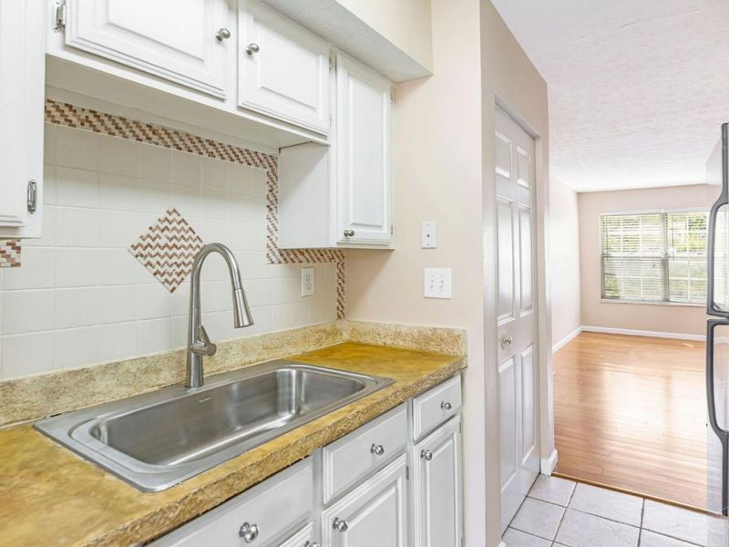 10555 Montgomery Road, Unit 77, Montgomery, OH 45242 Photo 32