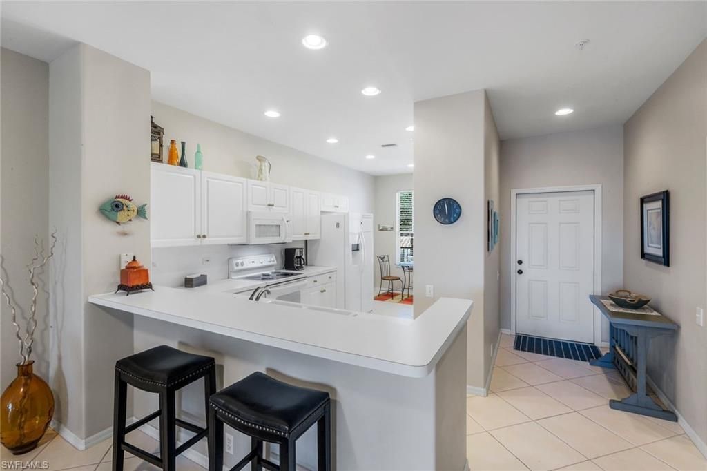 8247 Parkstone Pl , Unit 205, Naples, FL 34120 Photo