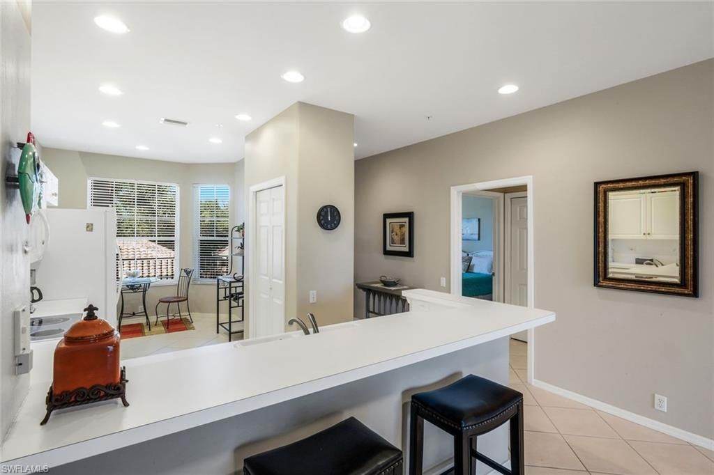8247 Parkstone Pl , Unit 205, Naples, FL 34120 Photo