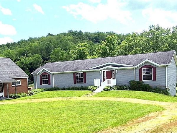 110 Meadow Street , Sarver, PA 16055