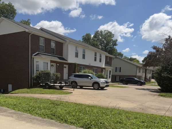 1244 Parkway Pl , Clarksville, TN 37042