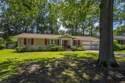 2126 Woodtrail Drive  photo 4