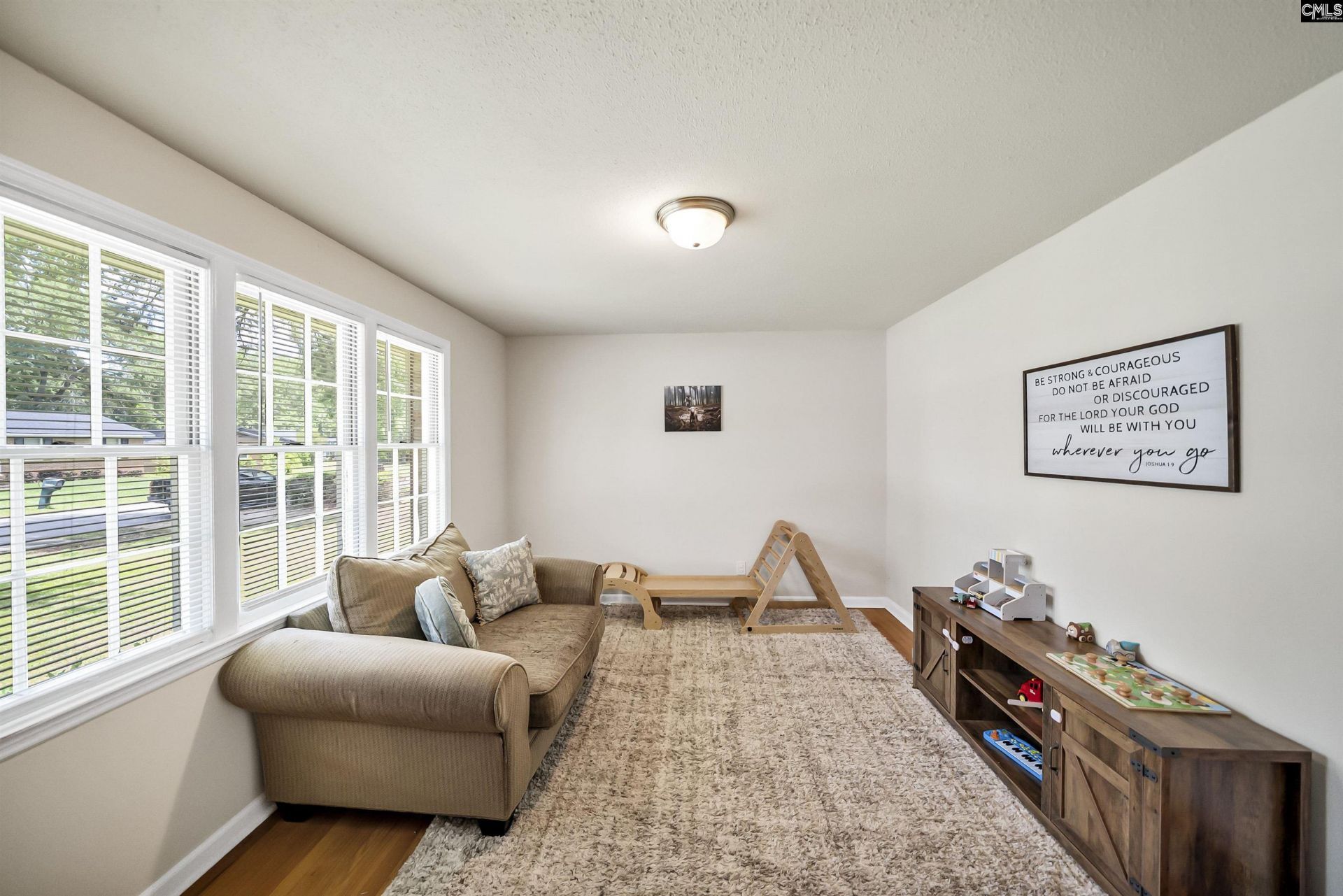 2126 Woodtrail Drive  Photo 6