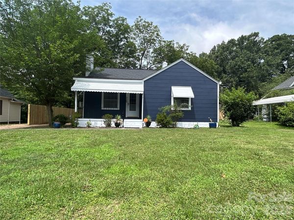 229 E Mcneely Avenue , Mooresville, NC 28115