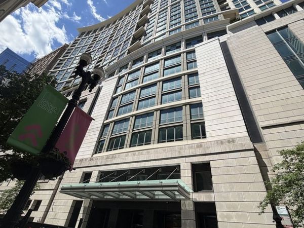 130 N Garland Court , Unit 2408, Chicago, IL 60602
