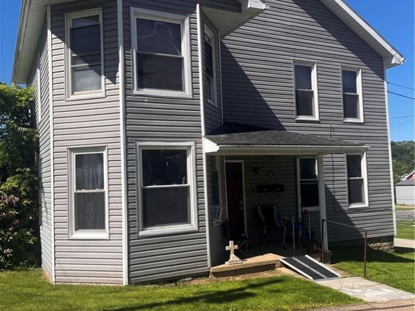 702 Vine, West Newton, PA 15089