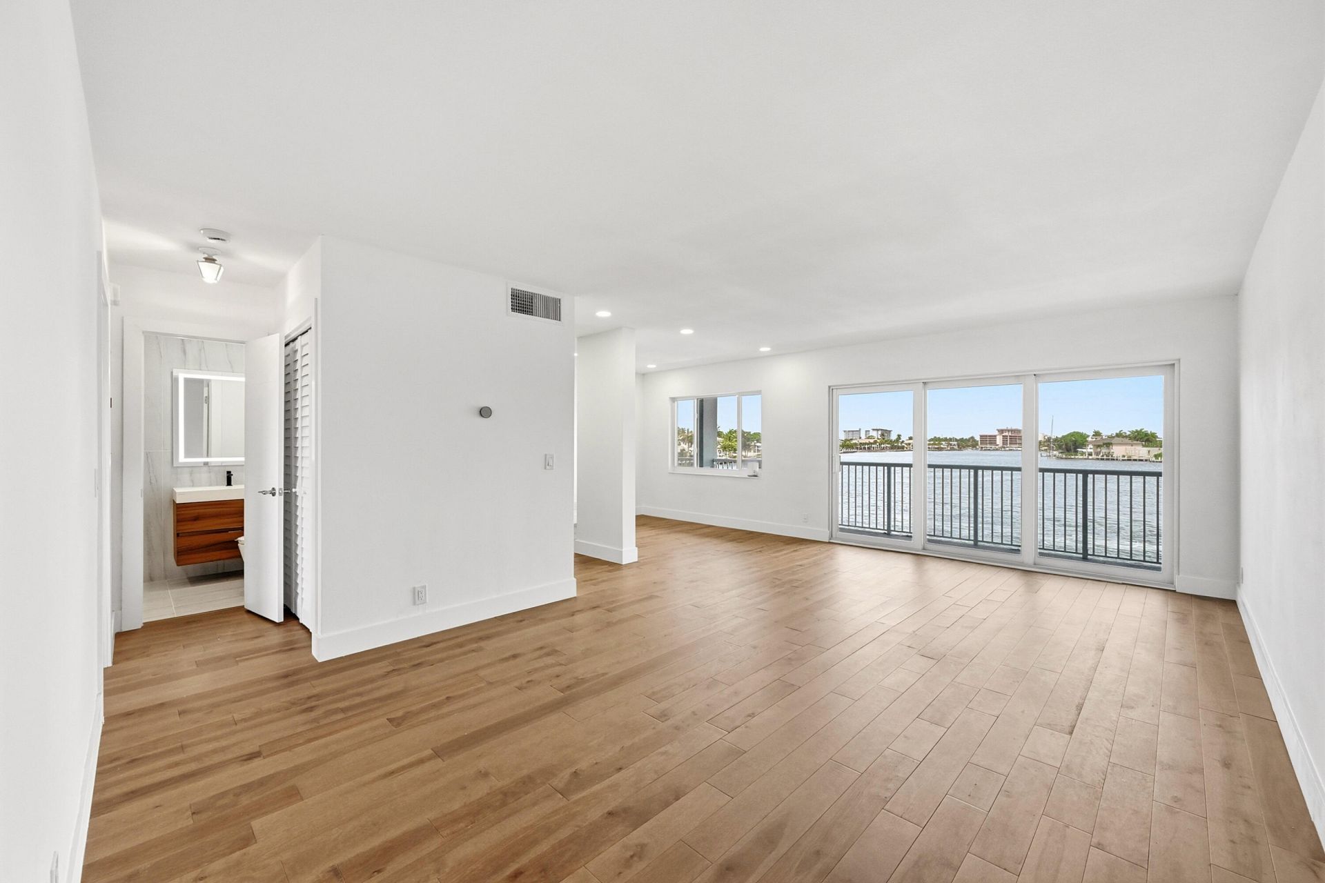 1201 S Riverside Drive, Unit 306, Pompano Beach, FL 33062 Photo
