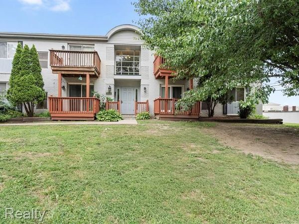 1702 Fort Street , Trenton, MI 48183