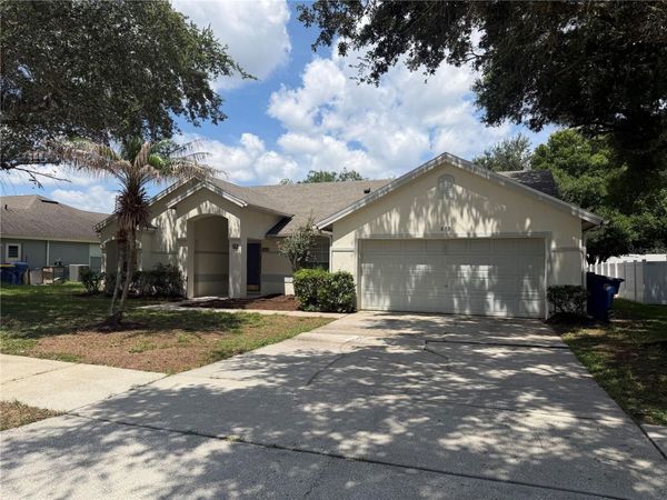878 HIGH POINTE CIRCLE , MINNEOLA, FL 34715