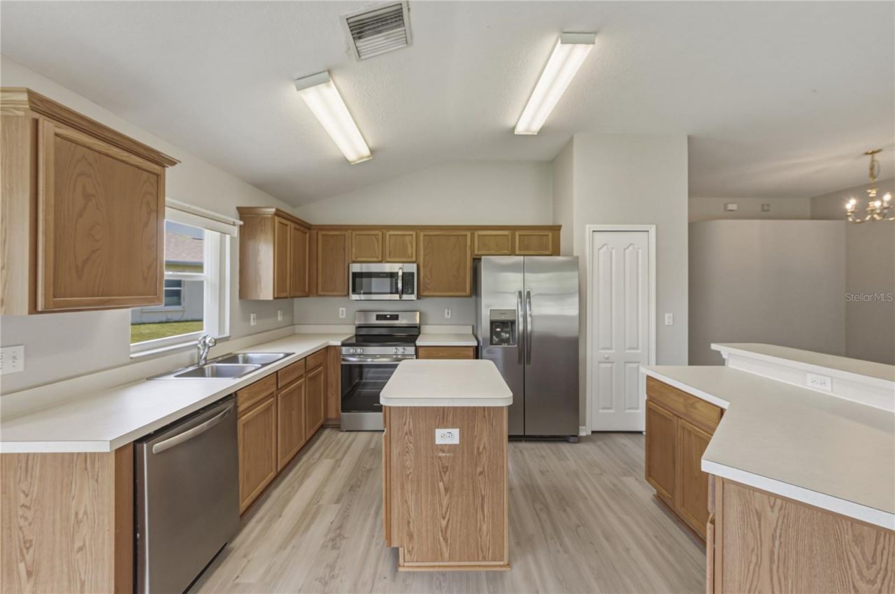 623 Straw Lake Drive, Brandon, FL 33510 Photo