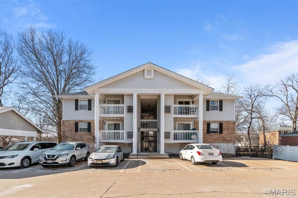 621 S Kirkwood Road , Unit 202, Kirkwood, MO 63122 Main Photo