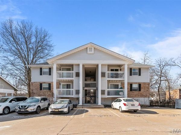 621 S Kirkwood Road , Unit 202, Kirkwood, MO 63122