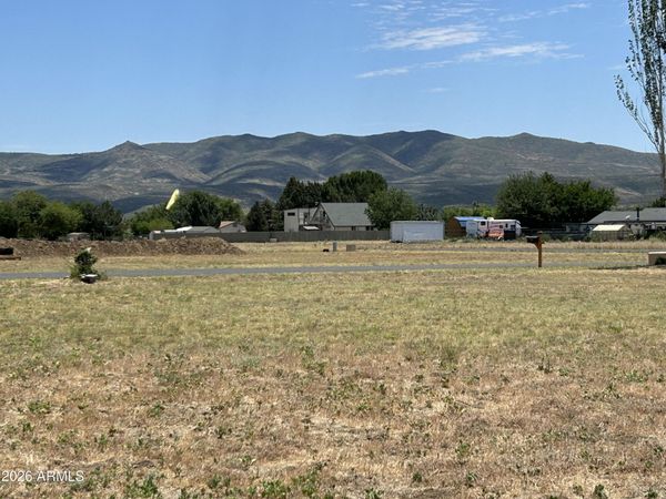 18628 S Joseph Hodge Road, Unit 80, Peeples Valley, AZ 86332