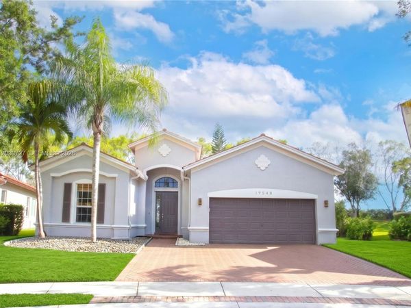 19548 S Whitewater Ave , Weston, FL 33332