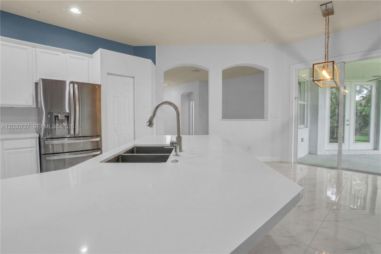 19548 S Whitewater Ave, Weston, FL 33332 Photo