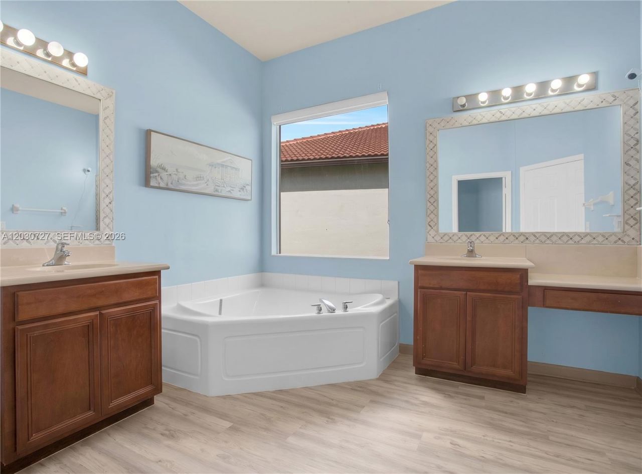 19548 S Whitewater Ave, Weston, FL 33332 Photo
