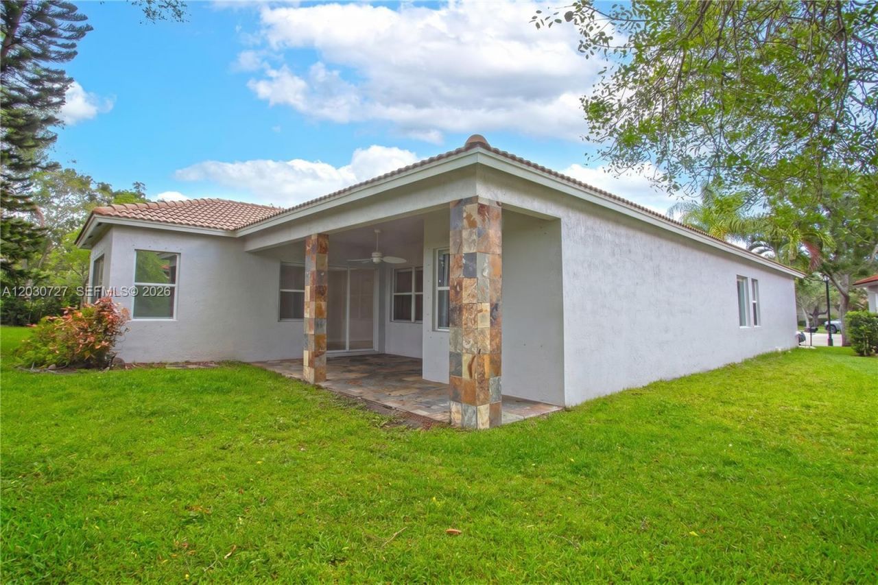 19548 S Whitewater Ave, Weston, FL 33332 Photo