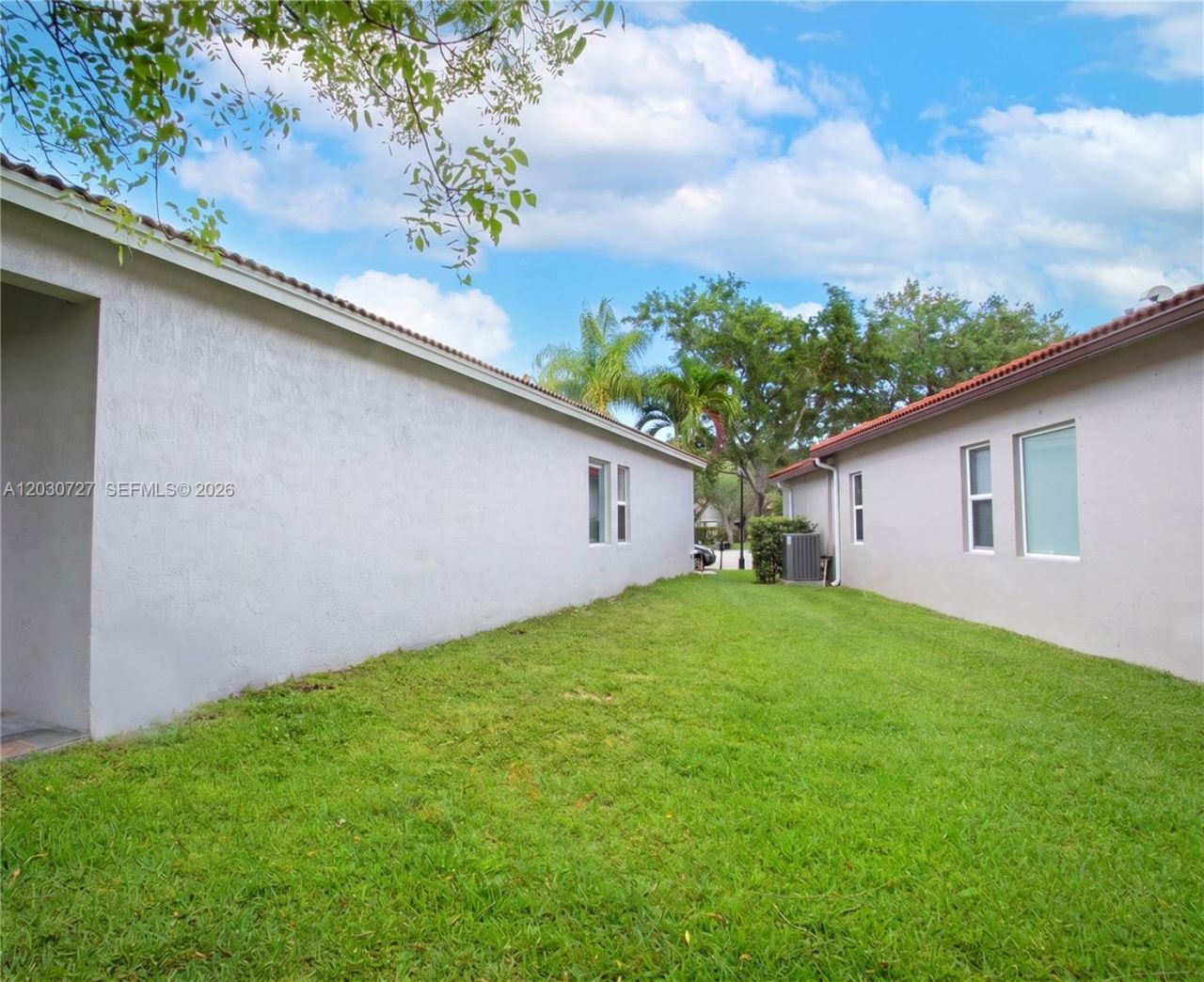 19548 S Whitewater Ave, Weston, FL 33332 Photo