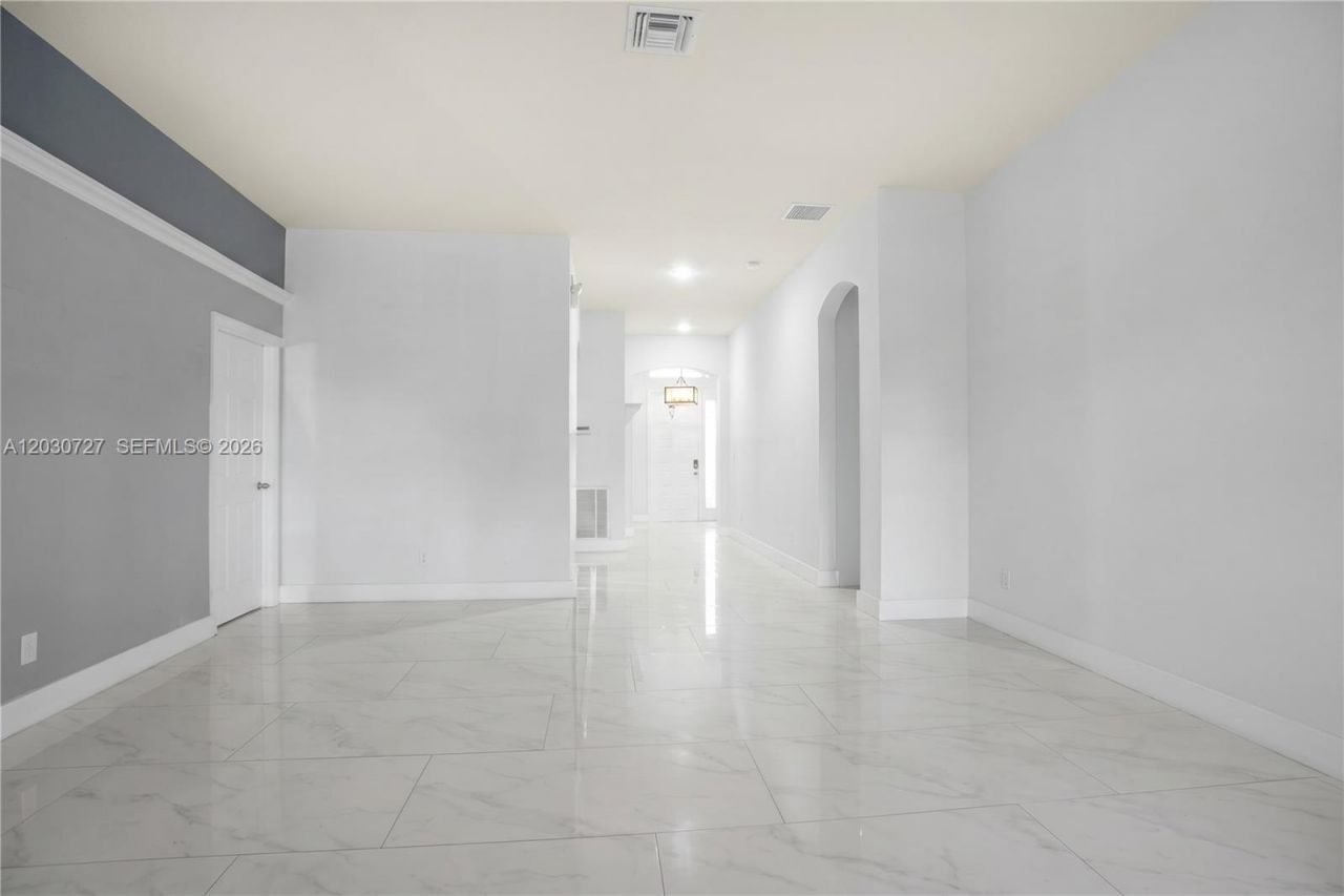 19548 S Whitewater Ave, Weston, FL 33332 Photo