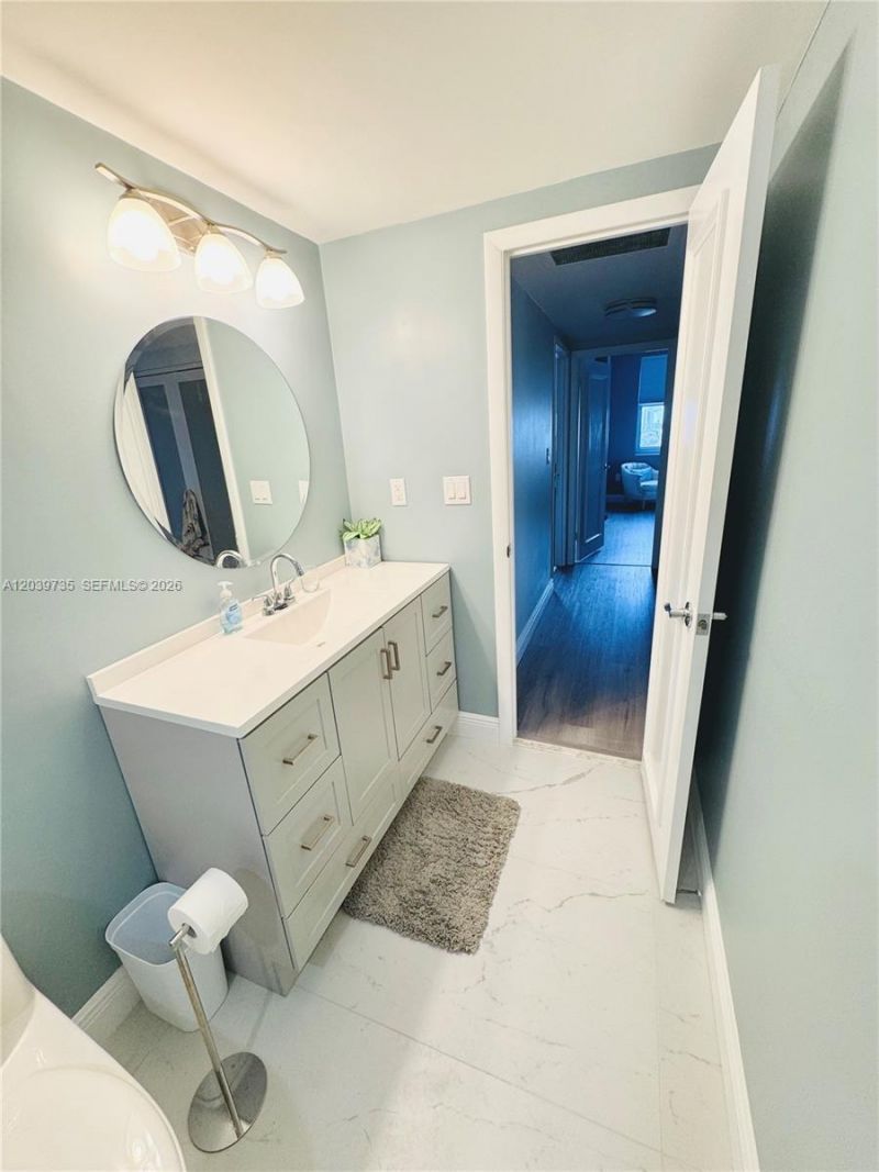 1985 S Ocean Dr, Unit 8P, Hallandale Beach, FL 33009 Photo