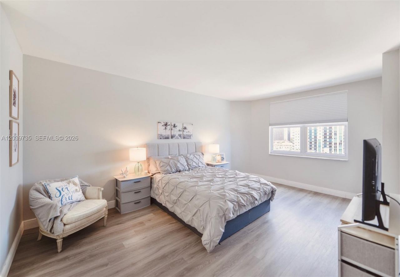 1985 S Ocean Dr, Unit 8P, Hallandale Beach, FL 33009 Photo