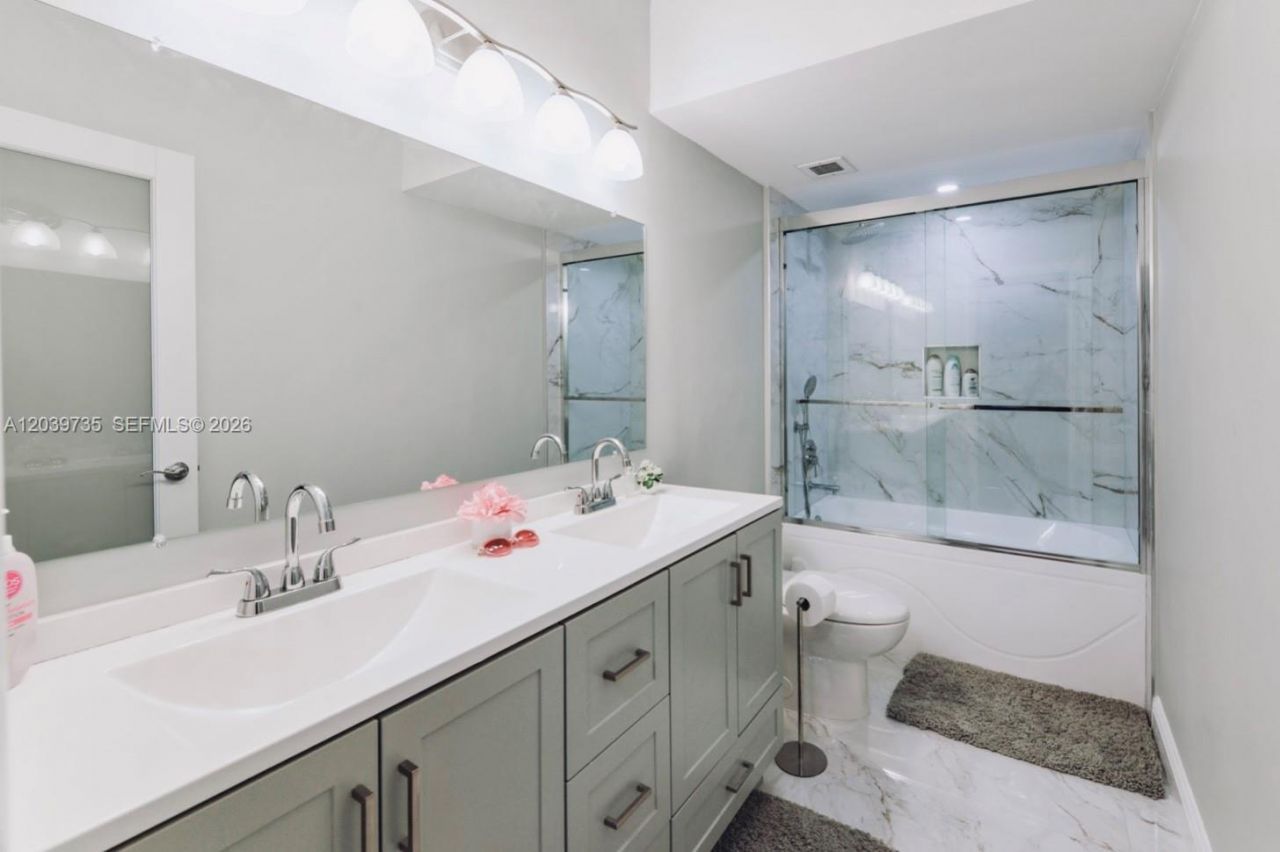 1985 S Ocean Dr, Unit 8P, Hallandale Beach, FL 33009 Photo