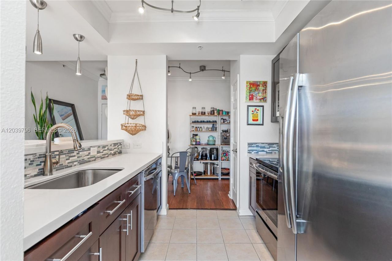 533 NE 3rd Ave, Unit 503, Fort Lauderdale, FL 33301 Photo