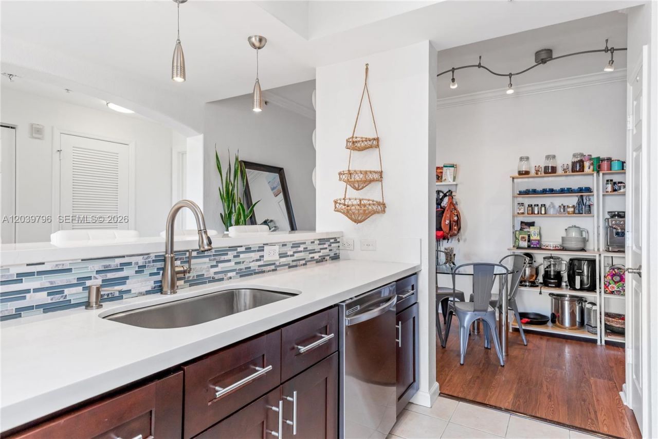 533 NE 3rd Ave, Unit 503, Fort Lauderdale, FL 33301 Photo