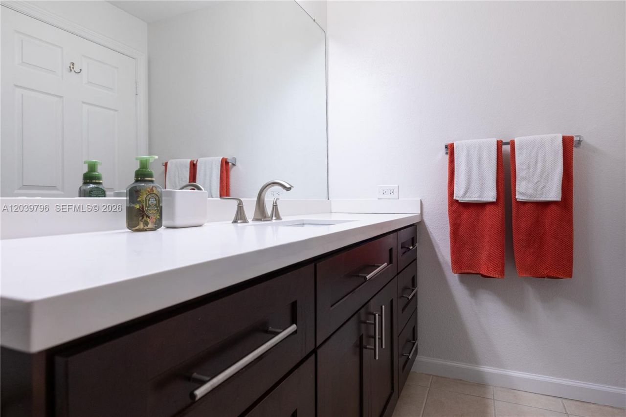 533 NE 3rd Ave, Unit 503, Fort Lauderdale, FL 33301 Photo