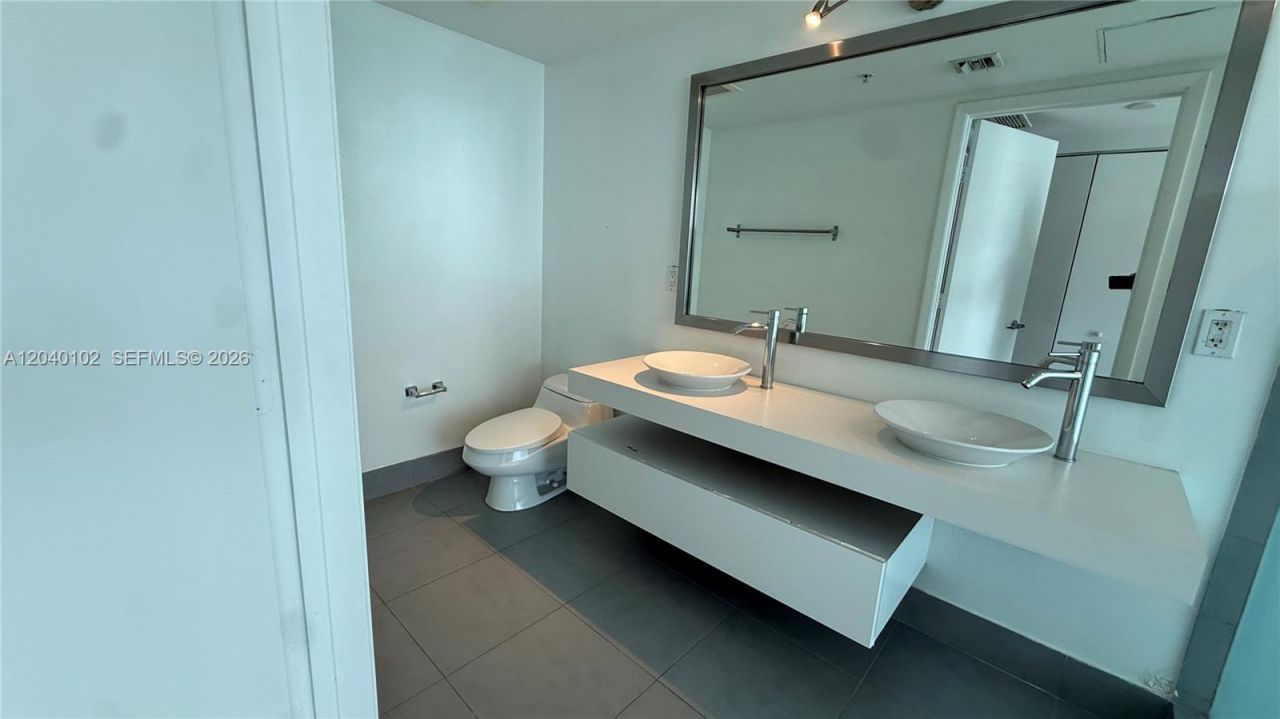 92 SW 3 Street , Unit 3311, Miami, FL 33130 Photo