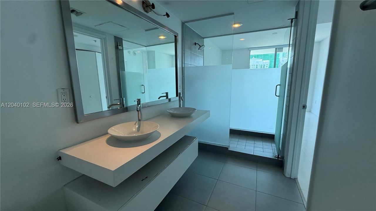 92 SW 3 Street , Unit 3311, Miami, FL 33130 Photo