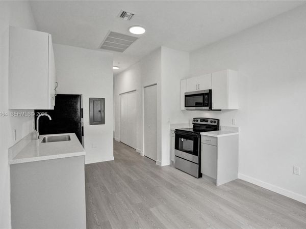 1567 NW 1st St , Unit 5, Miami, FL 33125