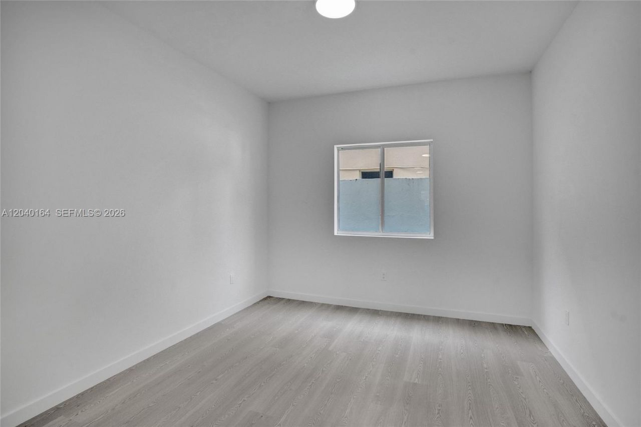 1567 NW 1st St , Unit 5, Miami, FL 33125 Photo