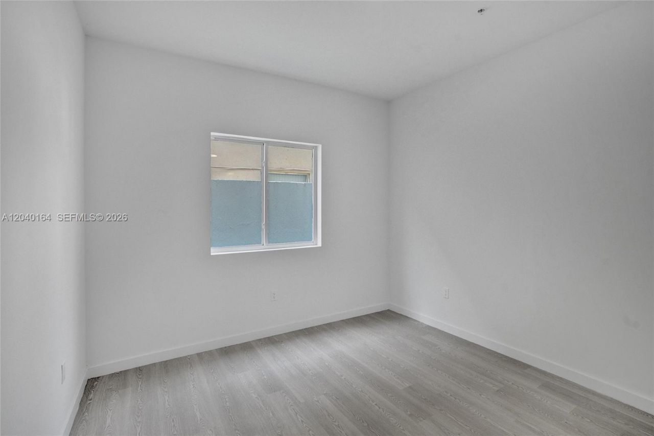 1567 NW 1st St , Unit 5, Miami, FL 33125 Photo