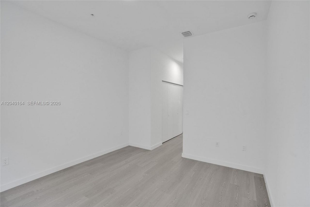 1567 NW 1st St , Unit 5, Miami, FL 33125 Photo