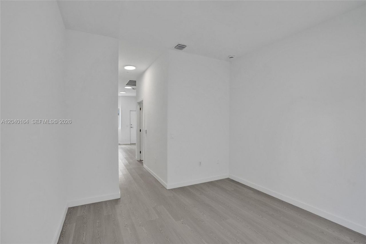 1567 NW 1st St , Unit 5, Miami, FL 33125 Photo