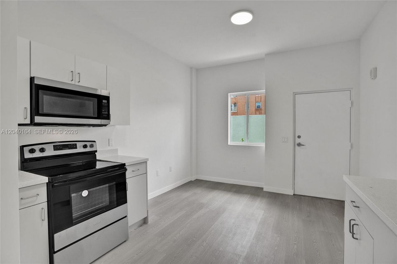 1567 NW 1st St , Unit 5, Miami, FL 33125 Photo